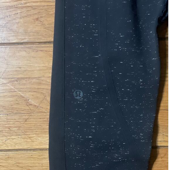 Lululemon Free To Flow 7/8 Tight Legging - Picture 6 of 16